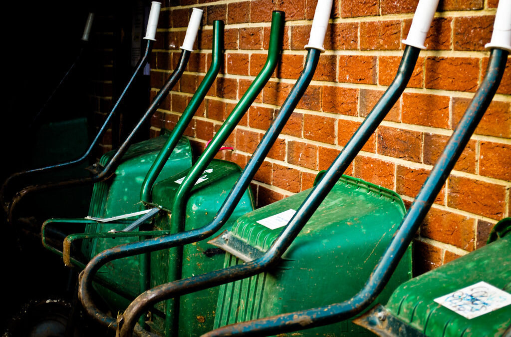 Top 5 Gardening Wheelbarrows for Summer 2023 from Amazon